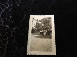 P-324 , Photo , Le Carnaval De Nantes, Défilé, Side Car , La Place Royale - Orte