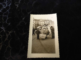 P-326 , Photo , Le Carnaval De Nantes, Défilé, Victime Du Marché Noir, La Place Royale - Luoghi