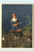 Norvège - Norway - Norge - Animaux - Chiens - Chien - Dogs - Dog - Enfants - Fillettes - A Lapp Girl By A Mountain Lake - Noruega