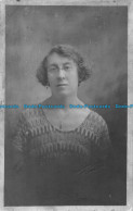 R062046 Old Postcard. Woman Portrait - World