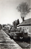 37835-ZE-45-LES MERVEILES DU VAL DE LOIRE-MONTARGIS-Une écluse Du Canal-------------péniche - Montargis