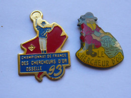 2 Pin S CHERCHEURS D OR Different - Other & Unclassified