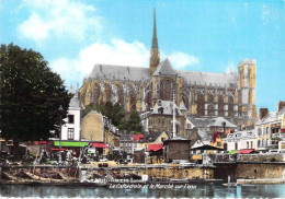 80 - Amiens - La Cathédrale Et Le Marché Sur L'eau - Amiens