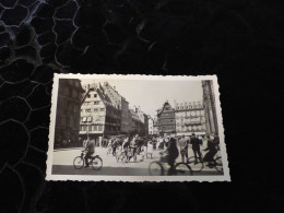 P-391 , Photo Strasbourg  , La Place De La Cathédrale, Août 1936 - Orte