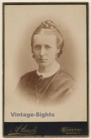 A. Arndt / Stassfurt: Portrait Of Young Woman With Updo (Vintage Cabinet Card ~1900s/1910s) - Personas Anónimos