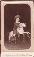 SAINT OMER 1890- Photo Originale CDV Portrait D'un Petit Sur Son Tricycle Cheval Par Le Photographe Ch.Becquereau - Old (before 1900)