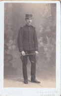 BESANÇON  Photo Originale CDV Portrait Sur Pied D'un Officier Du 47ème Régiment De Cavalerie Par Le Photographe L.Festas - War, Military