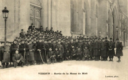 VERDUN SORTIE DE LA MESSE DE MIDI - Verdun