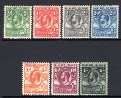 Falkland Islands 1929-37 KGV - Whale & Penguins - Set To 1/- HM (SG 116-122) - 2½d Value Thinned - Falklandeilanden