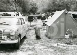 2 PHOTOS SET 1973 ORIGINAL AMATEUR PHOTO FOTO MERCEDES FORD CAPRI CAMPING  MOZAMBIQUE MOÇAMBIQUE AFRICA AFRIQUE AT304 - Automobili