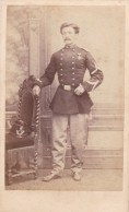 LUXEMBOURG 1860/70 Photo Originale CDV Officier Chasseur Forestier Garde Grande Tenue Shako Photographe Ch.Brandebourg - Guerre, Militaire
