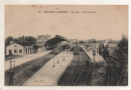 51. CPA - CHALONS SUR MARNE - La Gare - Vue Intérieure -  1927 - - Gares - Avec Trains