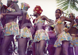 3 PHOTOS SET 1970 REAL PHOTO FOTO ENFANTS CHILDREN GIRLS GIRL JEUNE FILLE DANCE ANGOLA AFRICA AFRIQUE AT281 - Afrique