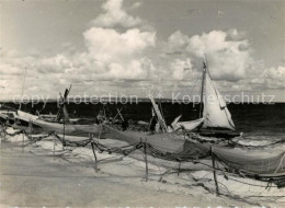 73099186 Sellin Ruegen Fischernetze Fischerboot Strand Sellin Ruegen - Sonstige & Ohne Zuordnung