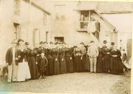 PHOTO D'une REUNION De FAMILLE Dans La REGION NANTAISE - - Photographie