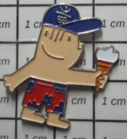 1818c Pin's Pins / Beau Et Rare / JEUX OLYMPIQUES / BARCELONA 92 MASCOTTE COBI AVEC UNE GLACE - Jeux Olympiques