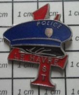 1818c  Pin's Pins / Beau Et Rare / POLICE /  Police LE HAVRE CASQUETTE 4 ST - Police