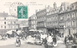 Fécamp - Place Thiers Le Jour Du Marché - CPA Très Animée - Fécamp