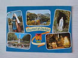 CPA 65 Haute Pyrénées Lourdes: Souvenir (circulé) - Lourdes