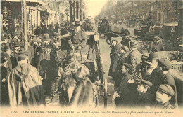 Reproduction CPA - 75 Paris - Les Femmes Cocher à Paris - Mme Dufaut Sur Les Boulevards - Plus De Badauds Que De Clients - Andere & Zonder Classificatie