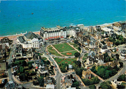 14 - Cabourg - Les Jardins Du Casino Et Le Grand Hôtel Vus D'avion - Vue Aérienne - CPM - Voir Scans Recto-Verso - Cabourg