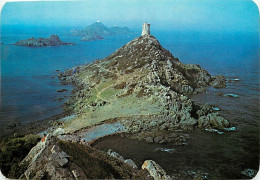 20 - Ajaccio - A La Pointe Du Cap De La Parata, Une Tour Génoise Domine L'ensemble Des Récifs Et îlots Formant L'archipe - Ajaccio