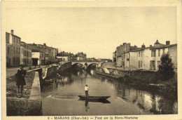 MARANS  Pont Sur La Sèvre Niortaise Animée Barque RV - Other & Unclassified