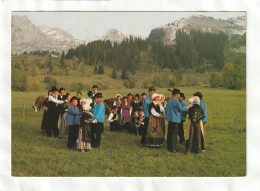 CPM. 15 X 10,5  -  Groupe Folklorique  Lou - Socali - Danse Et Tradition De Haute-Savoie - La Clusaz - La Clusaz
