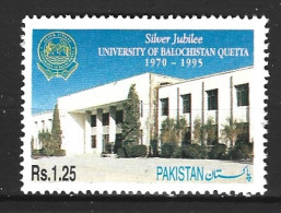 PAKISTAN. N°921 De 1995. Université. - Autres & Non Classés