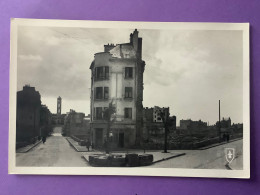 56   CPSM Petit Format   LORIENT    La Rue Du Morbihan     Après Les Bombardements   Café Hôtel…     Très Bon état - Lorient