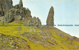 R063590 The Old Man Of Storr. Isle Of Skye - Welt