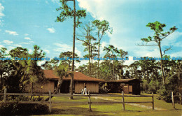 R063037 Entering Visitors Center At Corkscrew Swamp Sanctuary National Audubon S - Monde