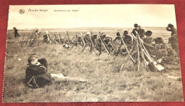 MILITARIA - ARMEE BELGE -  Grenadiers Au Repos - Manovre