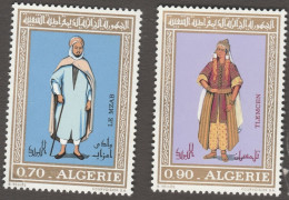 Année 1972-N°559+560 Neufs**MNH : Costumes Algériens : Le M'Zab + Tlemcen - Algeria (1962-...)