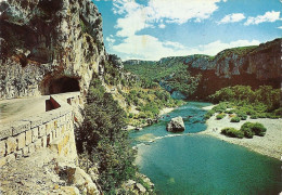 *CPM - 07 - LA ROUTE DU PONT D'ARC - Gorges De L'Ardèche - Vallon Pont D'Arc