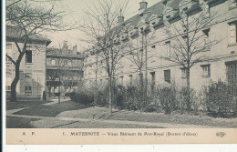 AY 569 /    CPA   PARIS    (75)  MATERNITE -   VIEUX BATIMENT  DE PORT ROYAL  DORTOIR D'ELEVES - Health