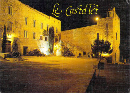 83 - Le Castellet - La Place Du Château Illuminée - Le Castellet