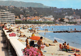 83 - Le Lavandou - La Plage Et Village - Le Lavandou