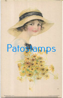 228546 ART ARTE SIGNED ALICE LUELLE FIDLER WOMAN WITH A HAT AND FLOWER POSTAL POSTCARD - Andere & Zonder Classificatie