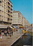 83. TOULON. CPSM. LE PORT. ES QUAIS. ANIMATION. COMMERCES. ANNEE 1967 - Toulon