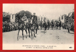 (RECTO / VERSO) PARIS - LES FETES DE LA VICTOIRE LE 14 JUILLET 1919 - LE DEFILE - MARECHAUX JOFFRE ET FOCH - CPA - War 1914-18