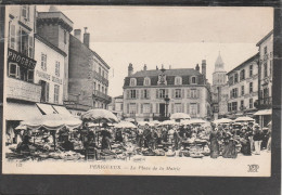 24 - PERIGUEUX - La Place De La Mairie - Périgueux