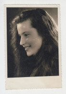 Smiling Young Woman With Long Hair, Portrait, Vintage Orig Photo8.3x12.3cm. (14406) - Anonieme Personen