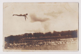 Man In Sky, Jumping, Diving In The Sea, Scene, Abstract Surreal Vintage 1930s Orig Photo 13.8x8.9cm. (58312) - Personnes Anonymes