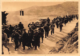 GUERRA CIVIL - Retirada - Milicianos En La Carretera De Banyuls - Ed. APA 19. - Other & Unclassified