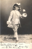 POTRAIT, ELEGANT CHILD WITH HAT AND A GLASS IN HAND, SWITZERLAND, POSTCARD - Portretten