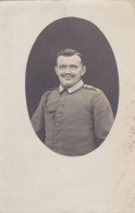 AK Foto Deutscher Soldat Mit Schnurrbart - 1. WK  (69273) - Guerre 1914-18