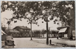 AMBERIEU EN BUGEY (01 Ain) - Gare - Hotel Terminus - Voiture Garée En Premier Plan - Unclassified