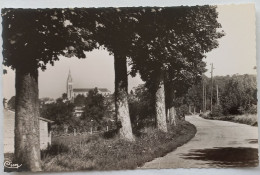 AMBERIEU EN BUGEY (01 Ain) - Route De Bettant - Eglise En Arrière Plan - Zonder Classificatie