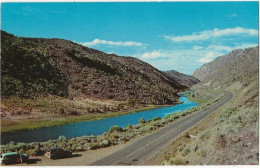 101 - Scenic Highway Along Rio Grande River, Between Santa Fe And Taos - Santa Fe